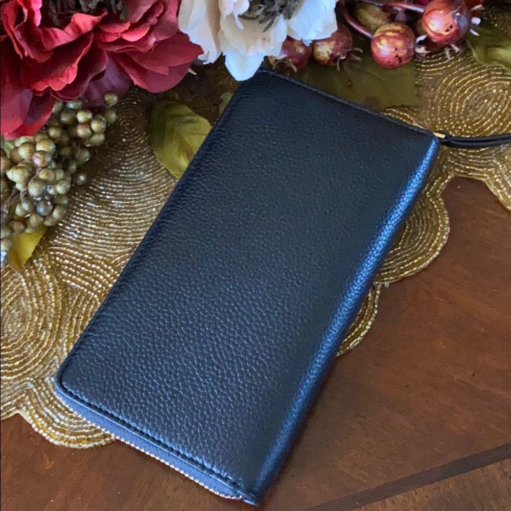 Brand new🔥Tory Burch Carson leather zip wallet 🌹 - Picture 3 of 5